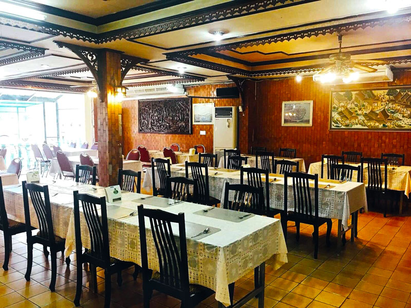 お食事は、タイセットランチをご用意。