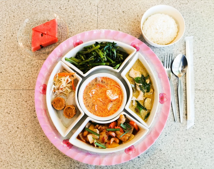 タイ料理セットのランチ