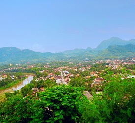 プーシ―の丘にて夕日鑑賞