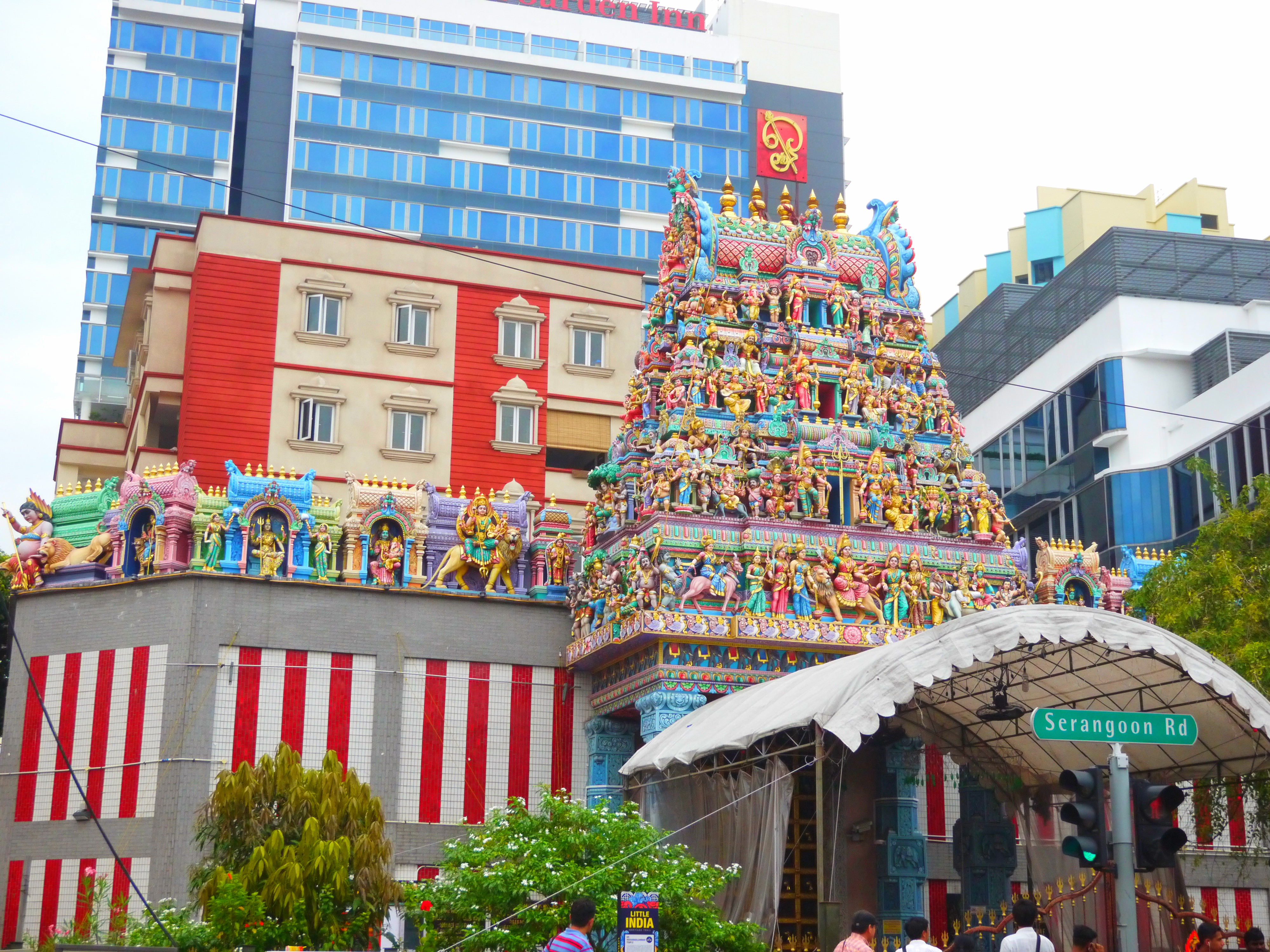 リトルインディアへMRT(地下鉄)にて移動