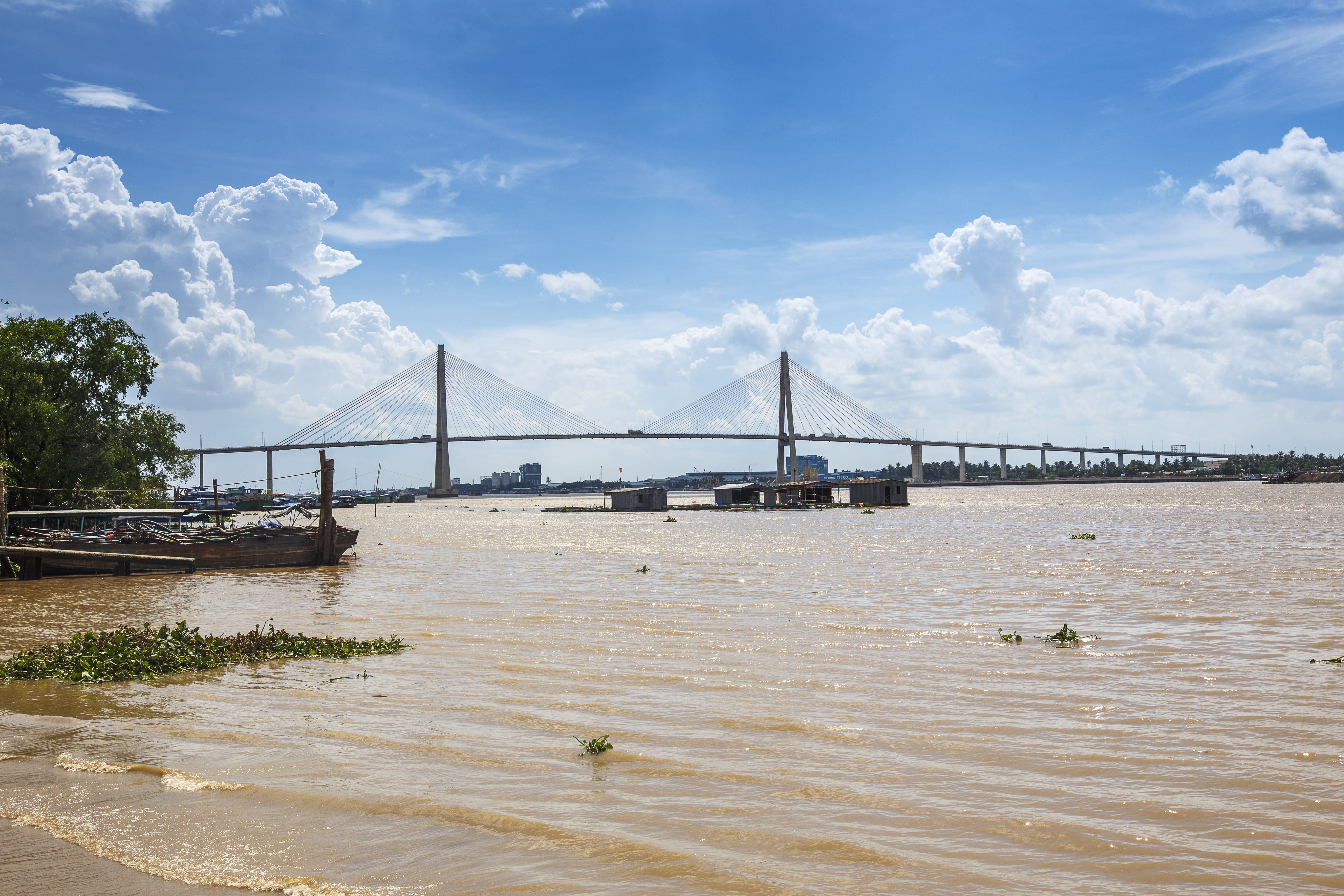 クチ&ミトー観光へご案内