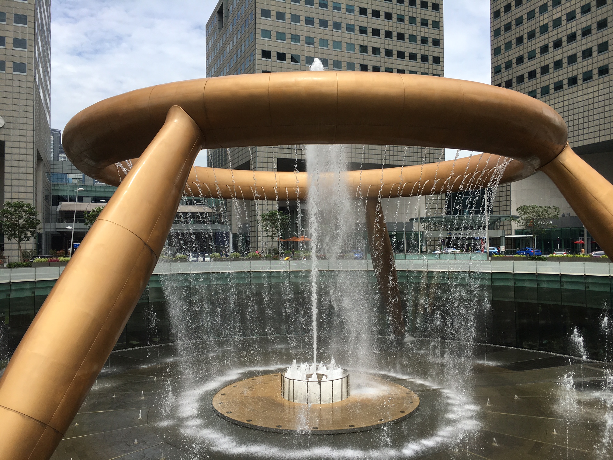 パワースポット！世界最大級の噴水「富の噴水」