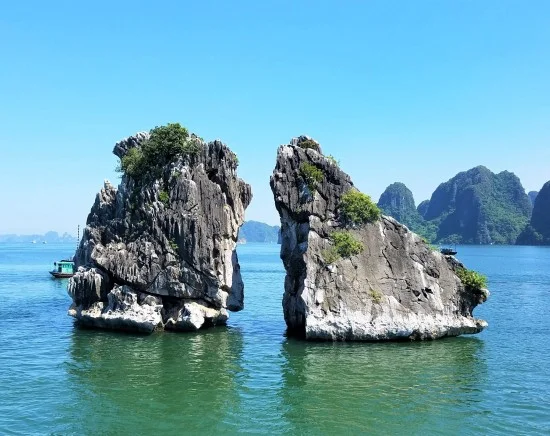 貸切り！【ハノイ】世界遺産 ハロン湾日帰りクルーズ＋ティエンクン鍾乳洞ツアー