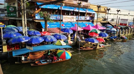 アンパワー水上市場