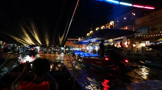 アンパワー水上市場