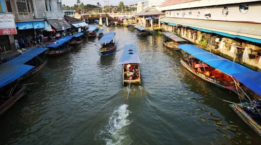 アンパワー水上市場