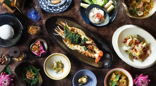 【タイ舞踊付きディナー】マンダリンオリエンタル内「サラリムナム」｜超有名ホテルで豪華ディナーとタイ古典舞踊｜ミールクーポン