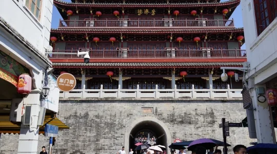 華僑の故郷を食べ歩き、潮州 日帰り1日ツアー＜終日/高速鉄道/専用車/軽食/日本語ガイド＞