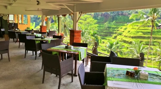 テガララン　レストラン