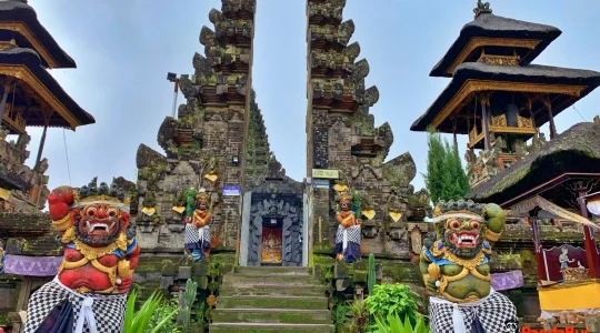 バトゥール寺院