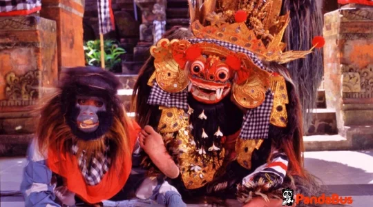 【バリ島】バロンダンスとウブド観光　タマンアユン寺院とタナロットの絶景サンセット