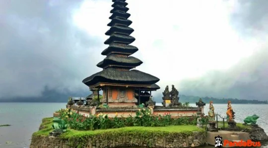 ウヌンダヌンブラタン寺院