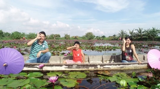 RED LOTUS FLOATING MARKET