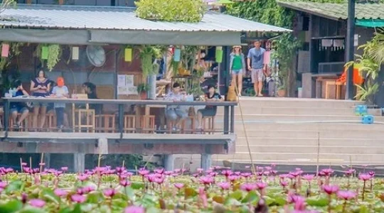 RED LOTUS FLOATING MARKET
