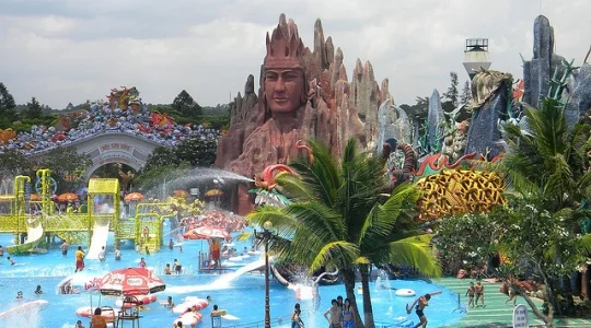 貸切り！【ホーチミン】スイティエン公園観光