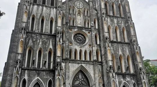 ハノイ市内観光 + 世界遺産タンロン遺跡