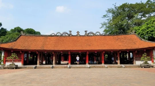 ハノイ市内観光 + 世界遺産タンロン遺跡