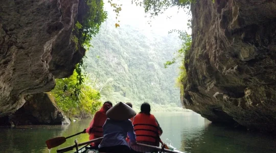 世界遺産チャンアン川下りクルーズ