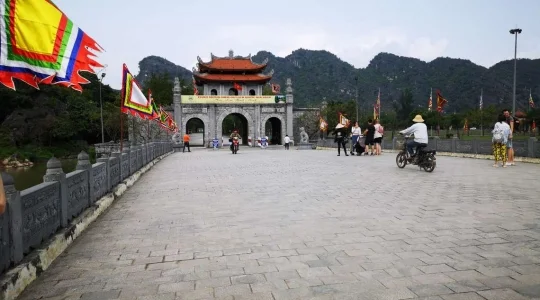 世界遺産チャンアン川下りクルーズ