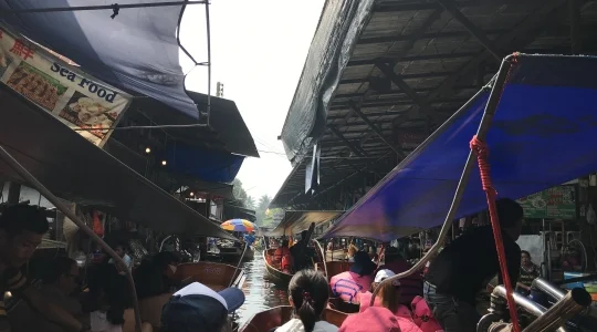 水上マーケット