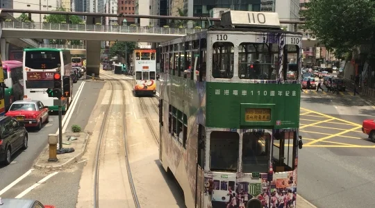 観光イメージ：2階建て路面トラム