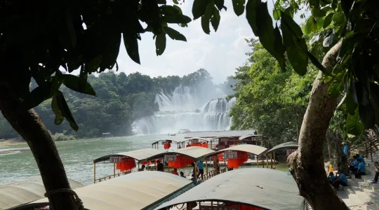 南寧 徳天瀑布 イメージ