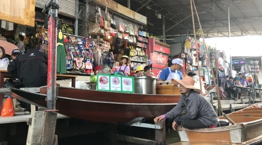 水上マーケット