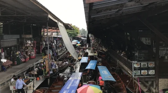 水上マーケット