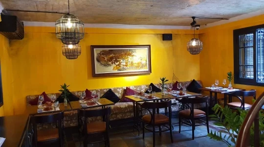 HOME Moc Restaurant