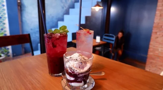 ブルーホエールマハラートカフェ