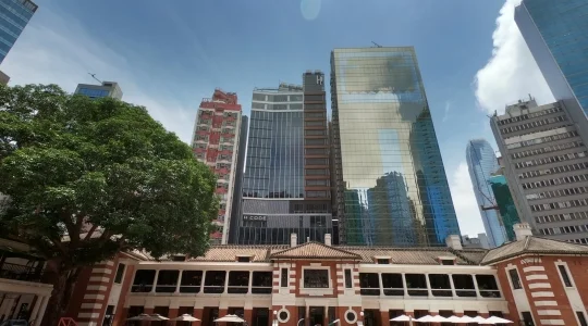 今、香港で再注目のエリア・オールドセントラルを食べ歩き、1日満腹ツアー＜終日/高速鉄道/朝食・軽食・ドリンク付き/日本語ガイド＞