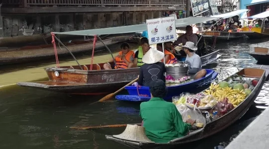 ダムヌンサドアック水上マーケット