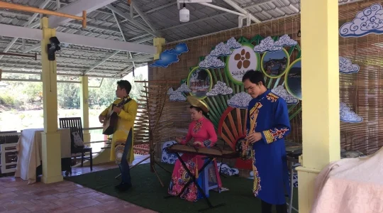 ウミガメ触れ合い と 餌やり体験+シュノーケリング
