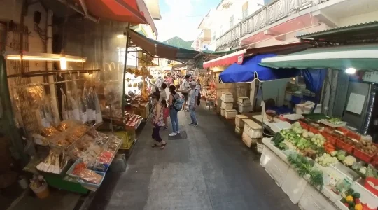 大澳 Tai O 乾物や野菜や果物を売る店 イメージ