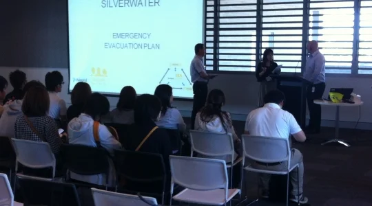 シドニー　日本語通訳貸切手配