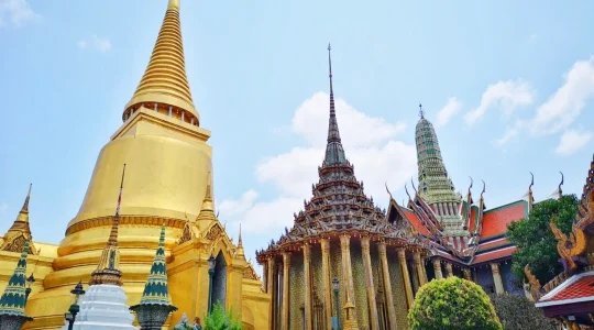 バンコクの三大寺院と王宮＋ピンクガネーシャとワットパクナム＋ジョッドフェアーズ ナイトマーケット