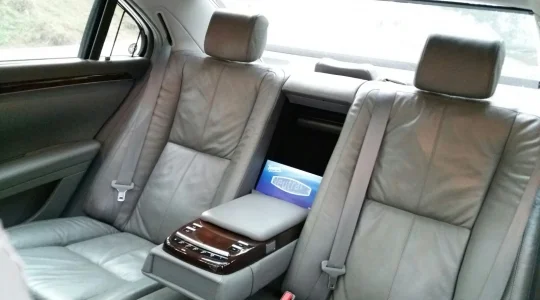 車両イメージ：ベンツ