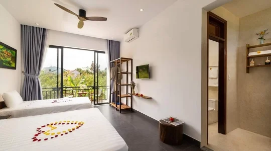 the boat house riverside home stay