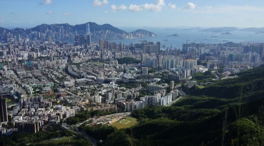 ライオンロックから臨む九龍半島～香港島～ビクトリアハーバー イメージ