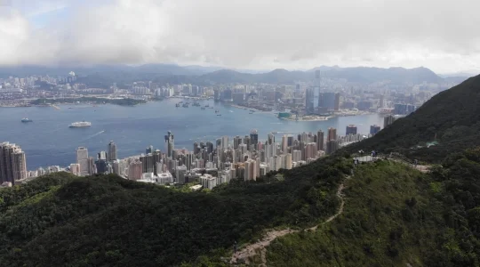 西高山頂上と香港島～九龍半島の眺め イメージ