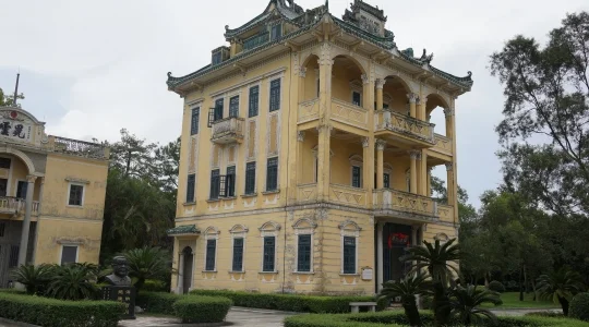 広東省唯一の世界文化遺産「開平の望楼と村落」を堪能する1泊2日＜高速鉄道/全食事付き/選べるホテルクラス/日本語ガイド＞