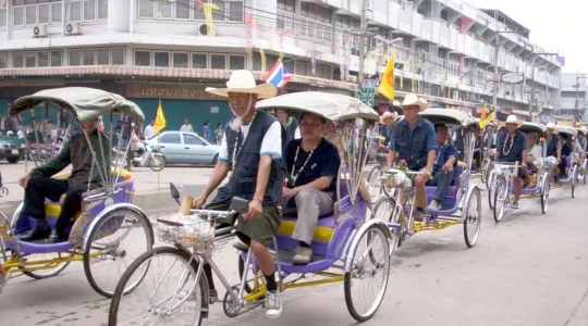 タイの人力車（サムロー）