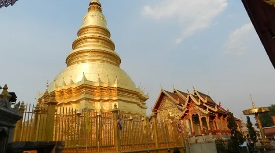 ハリプンチャイ寺院