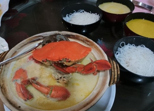 クラブクレイポットビーフーンスープ