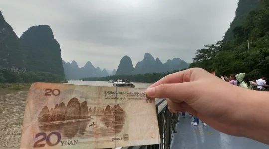 一生に一度は見ておきたい絶景、世界自然遺産・桂林漓江下り日帰りツアー＜終日/高速鉄道/昼食付き/日本語ガイド＞