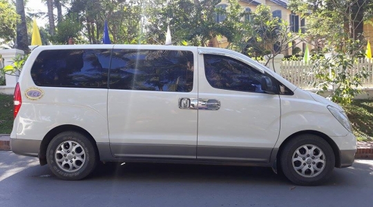 ルアンパバーン 日本語ガイド 専用車チャーター 半日 1日プラン 空港送迎オプションもありの写真一覧