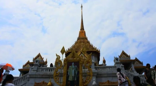 ワットトライミット(黄金仏寺院)