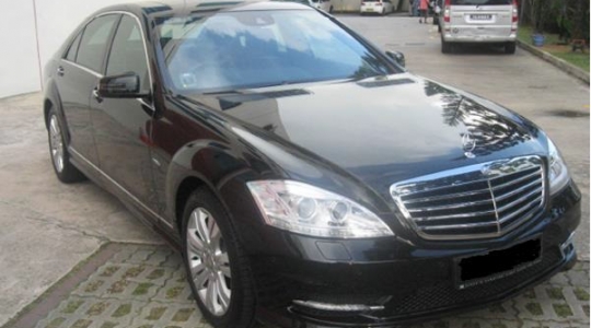 チャンギ国際空港 シンガポール市内間送迎 専用車利用 英語ドライバー 定員１ 4名 の写真一覧