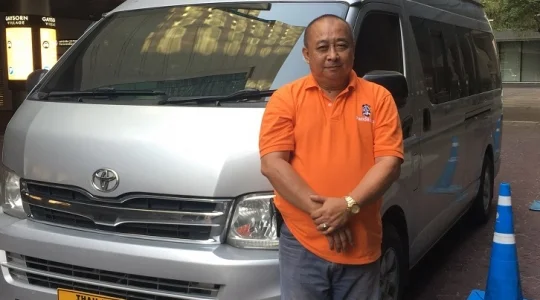 ワゴン車+日本語ガイド