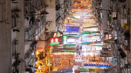 香港 廟街(ミョウガイ)=男人街(なんやんがい) の 夜景